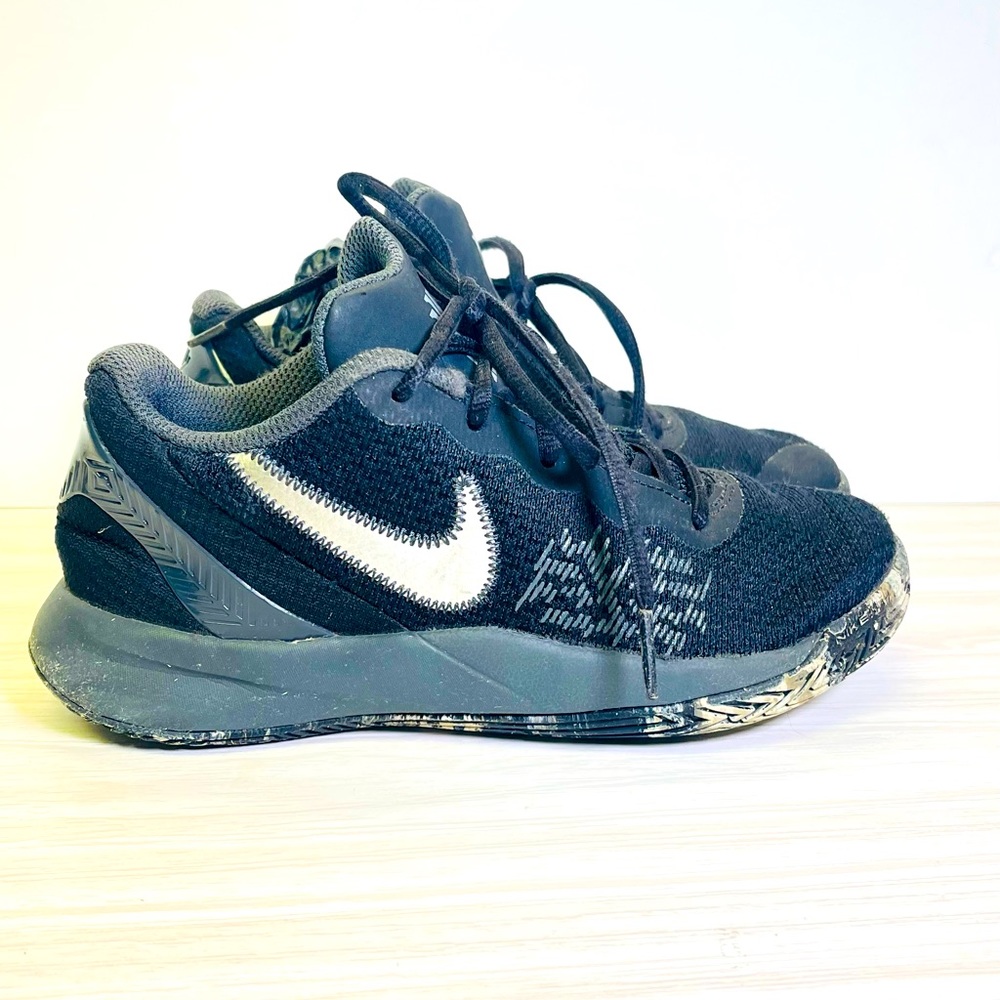 Nike Kids Boys Flytrap II Basketball Shoes Kids Size 1.5Y Black Gray AQ3412-009